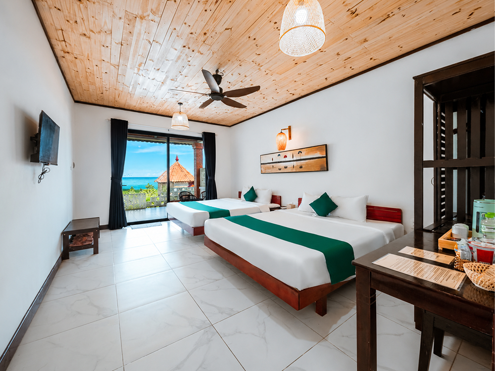 Beachfront Grand