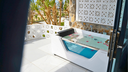 Beachfront Suite jacuzzi 2.webp