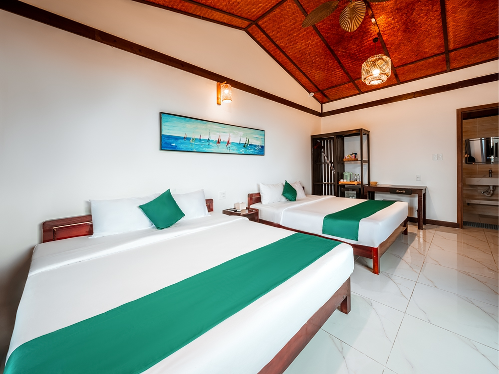 Beachfront Suite 4.webp