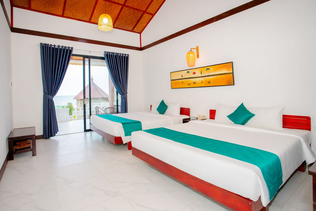 AdoraBay Beachfront Grand bed.webp