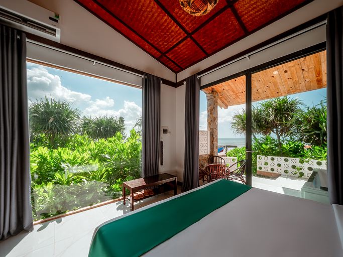 Beachfront Suite